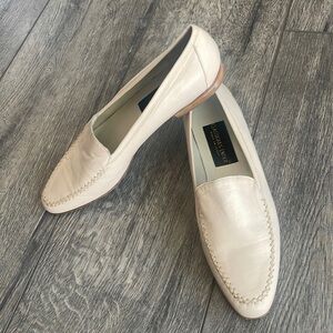 NWT Classiques Enterior shoes Italian size 9.5 ivory soft leather